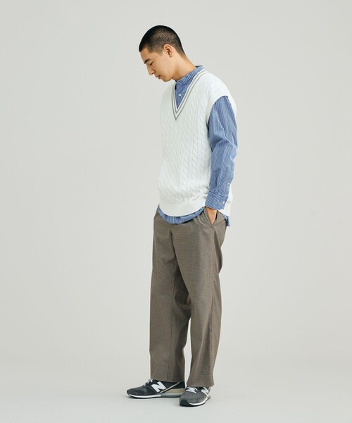J.PRESS YORK STREET(ジェイプレスヨークストリート)の「【UNISEX】チルデンニット ベスト(ベスト・メンズ・アイボリー系/ライトグレー系/ダルブルー系・SMALL/MEDIUM/LARGE)」の6枚目の写真