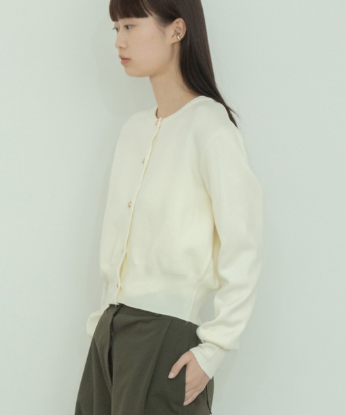 HEILIS（ヘイリス）の「ショート丈メタルボタンカーディガン