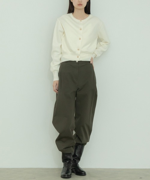 HEILIS（ヘイリス）の「ショート丈メタルボタンカーディガン
