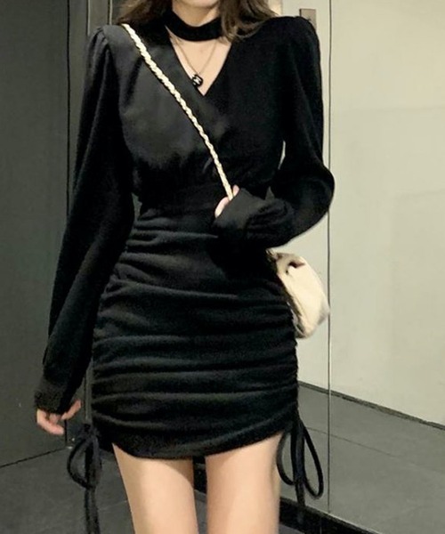 Nia(ニア)の「Nia(ニア)/Vネックチョーカー風 シャーリングワンピース(ワンピース・レディース・ブラック/アイボリー・LARGE/MEDIUM/X-LARGE)」の14枚目の写真