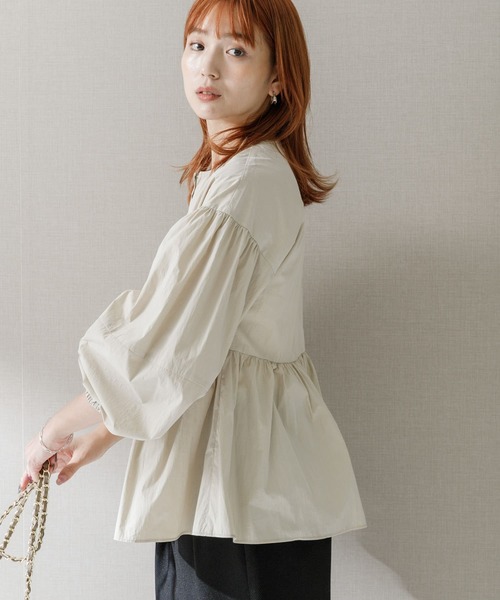 URBAN RESEARCH ROSSO WOMEN（アーバンリサーチ　ロッソ）の「ジップアップボリュームブラウス（シャツ/ブラウス・レディース・ブラック/ベージュ/ホワイト・FREE）」の3枚目の写真