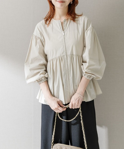 URBAN RESEARCH ROSSO WOMEN（アーバンリサーチ　ロッソ）の「ジップアップボリュームブラウス（シャツ/ブラウス・レディース・ブラック/ベージュ/ホワイト・FREE）」の7枚目の写真