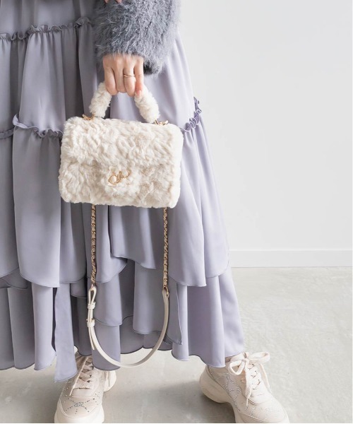 RANDA（ランダ）の「【一部WEB限定カラー】2WAY モノグラムパーツファーバッグ（ショルダーバッグ・レディース・グレイッシュベージュ/ピンク/アイボリー/ブルー・FREE）」の20枚目の写真