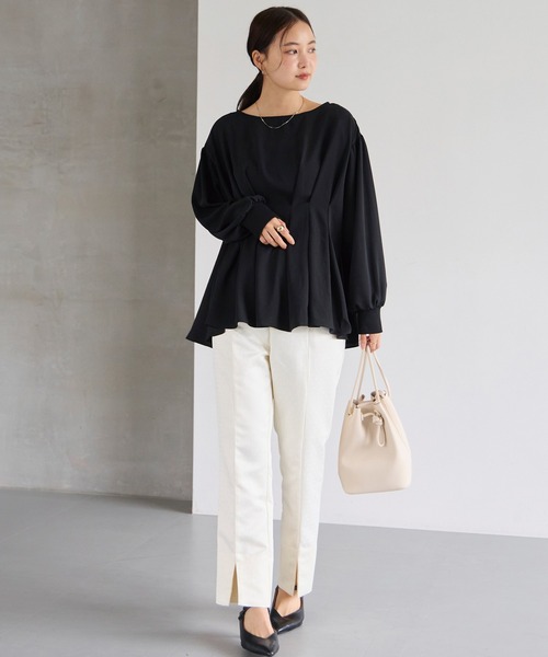 LAVEANGE（ラビアンジェ）の「【洗える】ウエストタックブラウス（シャツ/ブラウス・レディース・ブラック/オフホワイト/モカ・M/LL/3L/4L/5L）」の9枚目の写真