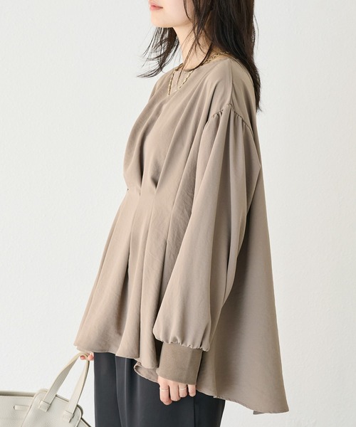 LAVEANGE（ラビアンジェ）の「【洗える】ウエストタックブラウス（シャツ/ブラウス・レディース・ブラック/オフホワイト/モカ・M/LL/3L/4L/5L）」の15枚目の写真