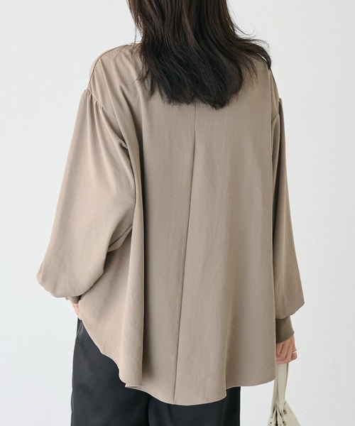 LAVEANGE（ラビアンジェ）の「【洗える】ウエストタックブラウス（シャツ/ブラウス・レディース・ブラック/オフホワイト/モカ・M/LL/3L/4L/5L）」の16枚目の写真