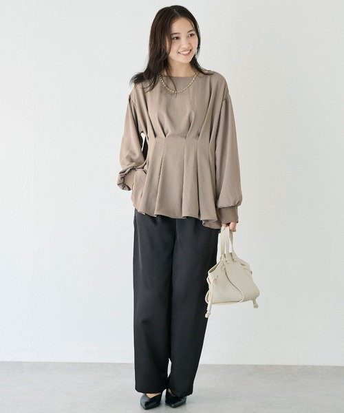 LAVEANGE（ラビアンジェ）の「【洗える】ウエストタックブラウス（シャツ/ブラウス・レディース・ブラック/オフホワイト/モカ・M/LL/3L/4L/5L）」の17枚目の写真