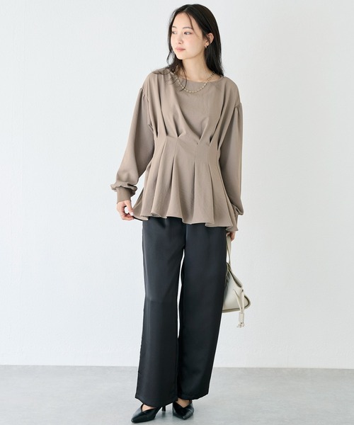 LAVEANGE（ラビアンジェ）の「【洗える】ウエストタックブラウス（シャツ/ブラウス・レディース・ブラック/オフホワイト/モカ・M/LL/3L/4L/5L）」の18枚目の写真