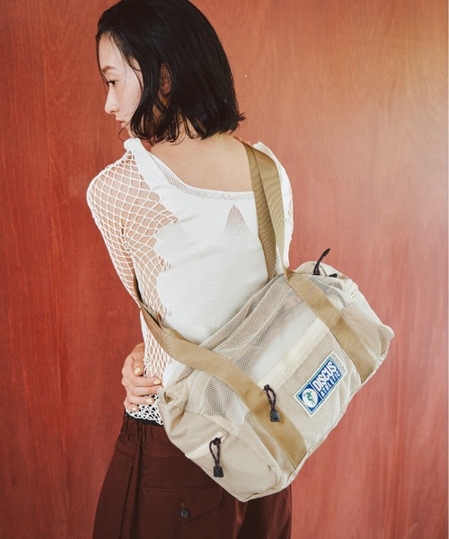 THEATRE PRODUCTS（シアタープロダクツ）の「【THEATREPRODUCTS×DISCUS ATHLETICコラボ】メッシュボストンバッグ（ボストンバッグ・レディース・ベージュ/ブラック・FREE）」の11枚目の写真