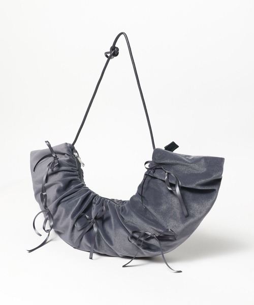 FOREVER 21（フォーエバー トゥエンティーワン）の「ベロアショルダーバッグ（ショルダーバッグ・レディース・グレー/ブラック・FREE）」の2枚目の写真