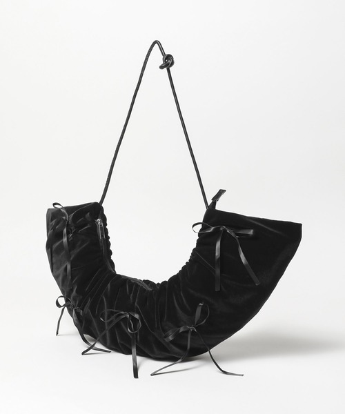 FOREVER 21（フォーエバー トゥエンティーワン）の「ベロアショルダーバッグ（ショルダーバッグ・レディース・グレー/ブラック・FREE）」の3枚目の写真