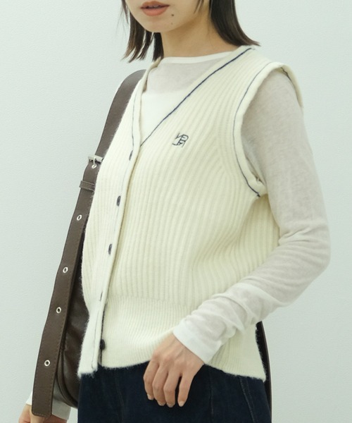 セール】Vネック刺繍入りラインニットベスト / ワンポイント カレッジ