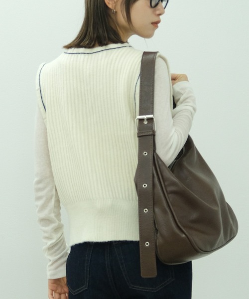 HEILIS(ヘイリス)の「Vネック刺繍入りラインニットベスト / ワンポイント カレッジ スクール フレンチ シティガール 韓国(ベスト・レディース・ネイビー/グレー/アイボリー・FREE)」の8枚目の写真