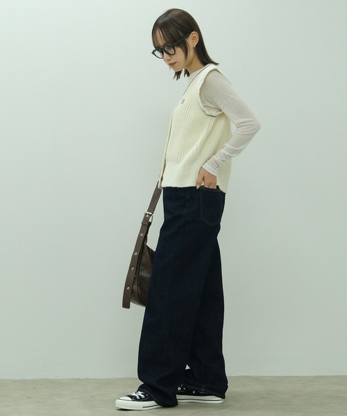 HEILIS(ヘイリス)の「Vネック刺繍入りラインニットベスト / ワンポイント カレッジ スクール フレンチ シティガール 韓国(ベスト・レディース・ネイビー/グレー/アイボリー・FREE)」の13枚目の写真