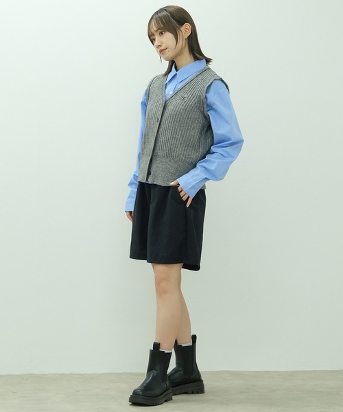 HEILIS(ヘイリス)の「Vネック刺繍入りラインニットベスト / ワンポイント カレッジ スクール フレンチ シティガール 韓国(ベスト・レディース・ネイビー/グレー/アイボリー・FREE)」の22枚目の写真