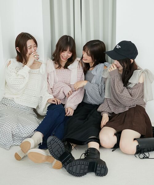 MAJESTIC LEGON（マジェスティックレゴン）の「2WAY肩リボン透かしニット（ニット/セーター・レディース・モカ/ピンク/グレー/アイボリー・MEDIUM）」の5枚目の写真