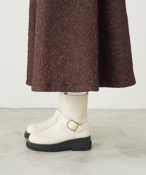 Launa lea(ラウナレア)の「トラックソールショートブーツ(S147)(ブーツ・レディース・ブラック/アイボリー・S/M/L/LL)」の17枚目の写真