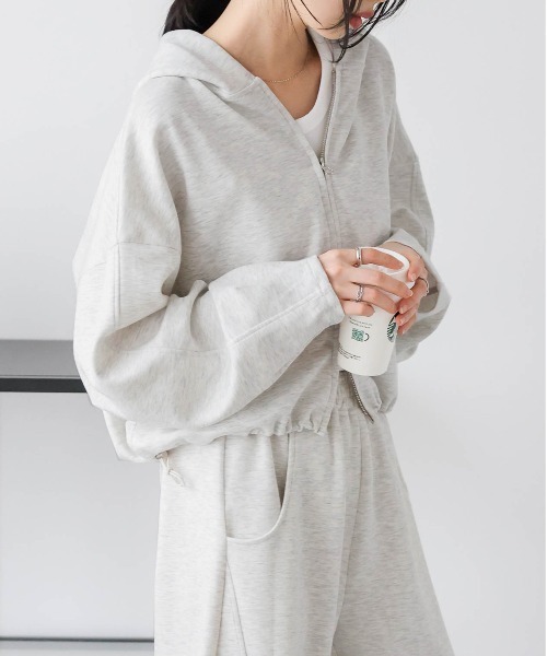 美品　TO BE CHIC ビジューパーカー　46 大きいサイズ　ダブルジップ 美品 TO BE CHIC ビジューパーカー 46 大きいサイズ ダブル