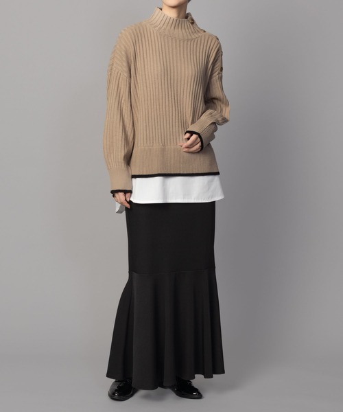NAVY(ネイビー)の「nAvy 洗えるニット 肩ボタンフェイクレイヤードハイネック(ニット/セーター・レディース・オレンジ/ベージュ/ホワイト×ブラック/ブルーグリーン/杢グレー・フリー)」の8枚目の写真