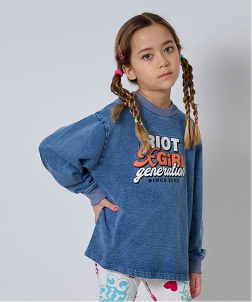 X-girl Stages(エックスガールステージス)の「【残り80cmのみ!】ロゴプリント長袖Tシャツ(Tシャツ/カットソー・キッズ・オフホワイト/ブルー/ブラック・80cm/90cm/100cm/110cm/120cm/130cm/140cm)」の6枚目の写真