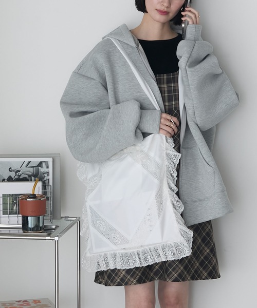 forksy.(フォルクシー)の「【forksy.】レースピローデザイン ビッグショルダートートバッグ(トートバッグ・レディース・オフホワイト/ブラック・FREE)」の5枚目の写真