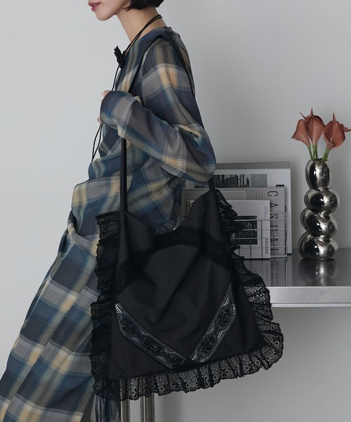 forksy.(フォルクシー)の「【forksy.】レースピローデザイン ビッグショルダートートバッグ(トートバッグ・レディース・オフホワイト/ブラック・FREE)」の20枚目の写真