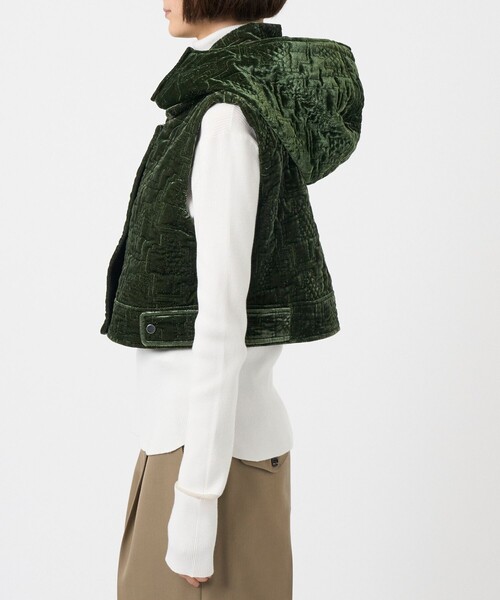 MURRAL（ミューラル）の「【MURRAL/ミューラル】Symbolic embroidery velvet sleeveless jacket/ベルベットベスト（ベスト・レディース・グリーン・FREE）」の4枚目の写真