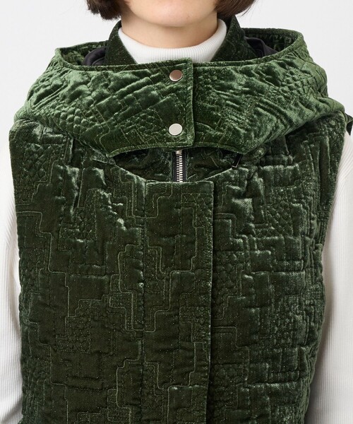 MURRAL（ミューラル）の「【MURRAL/ミューラル】Symbolic embroidery velvet sleeveless jacket/ベルベットベスト（ベスト・レディース・グリーン・FREE）」の2枚目の写真
