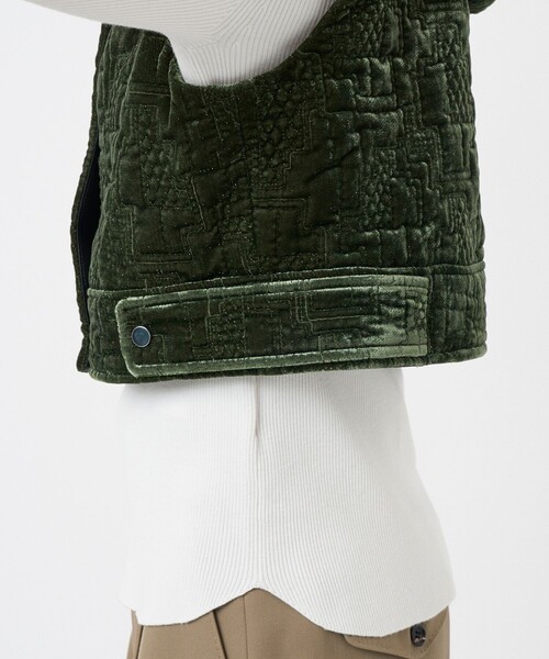 MURRAL（ミューラル）の「【MURRAL/ミューラル】Symbolic embroidery velvet sleeveless jacket/ベルベットベスト（ベスト・レディース・グリーン・FREE）」の15枚目の写真