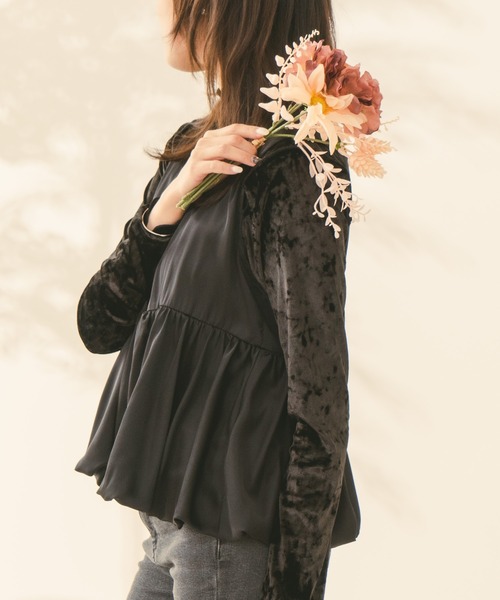 Os accessory(オズアクセサリー)の「Os -オズ- 前後2WAY クラッシュベロア メロウトップス(Tシャツ/カットソー・レディース・チャコールグレー/ブラック/ゴールド・FREE)」の2枚目の写真