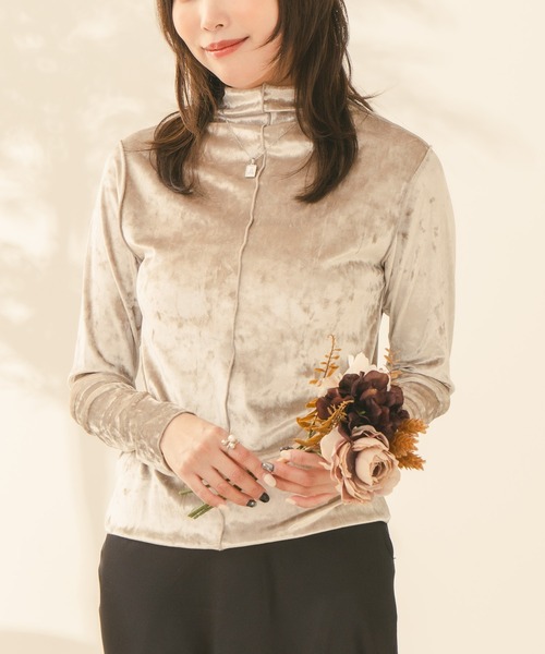 Os accessory(オズアクセサリー)の「Os -オズ- 前後2WAY クラッシュベロア メロウトップス(Tシャツ/カットソー・レディース・チャコールグレー/ブラック/ゴールド・FREE)」の11枚目の写真