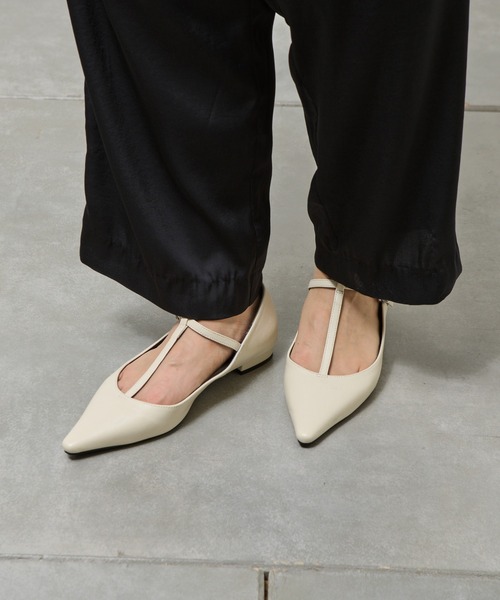 COLONY 2139（コロニートゥーワンスリーナイン）の「Tストラップフラットシューズ（パンプス・レディース・ブラック/シルバー/ホワイト・MEDIUM/LARGE）」の7枚目の写真