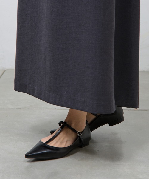 COLONY 2139（コロニートゥーワンスリーナイン）の「Tストラップフラットシューズ（パンプス・レディース・ブラック/シルバー/ホワイト・MEDIUM/LARGE）」の4枚目の写真