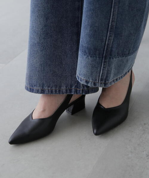 FREE'S MART（フリーズマート）の「◆バッグストラップパンプス（パンプス・レディース・ブラック/ホワイト/シルバー・SMALL/MEDIUM）」の6枚目の写真