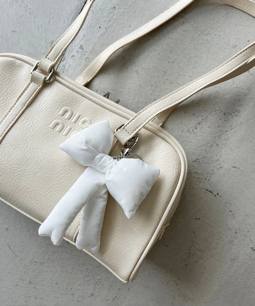one after another NICE CLAUP（ワンアフターアナザーナイスクラップ）の「パディングリボンチャーム（チャーム・レディース・サックスブルー系/ホワイト/ブラック系・FREE）」の4枚目の写真