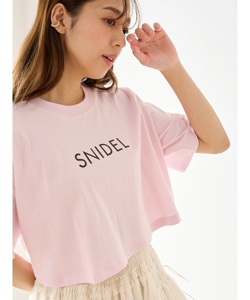 SNIDEL（スナイデル）の「SNIDELロゴTシャツ（Tシャツ/カットソー・レディース・ホワイト/レッド/ピンク/グレー・FREE）」の5枚目の写真