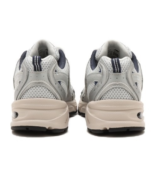 NEW BALANCE(ニューバランス)の「New Balance MR530KA / ニューバランス MR530KA(スニーカー・レディース・シルバー・25.0cm/24.5cm/24.0cm/23.5cm/23.0cm/25.5cm/29.0cm/28.5cm/28.0cm/27.5cm/27.0cm/26.5cm/26.0cm/22.5cm)」の3枚目の写真