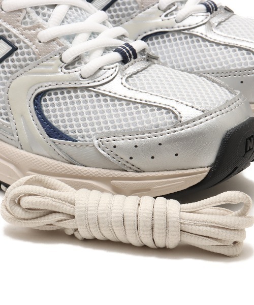 NEW BALANCE(ニューバランス)の「New Balance MR530KA / ニューバランス MR530KA(スニーカー・レディース・シルバー・25.0cm/24.5cm/24.0cm/23.5cm/23.0cm/25.5cm/29.0cm/28.5cm/28.0cm/27.5cm/27.0cm/26.5cm/26.0cm/22.5cm)」の4枚目の写真