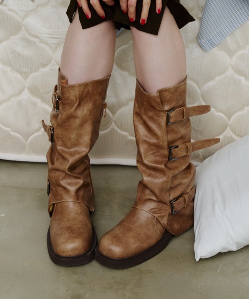 DTYYPE（ドタイプ）の「バックルカバーロングブーツ（ブーツ・レディース・ブラック/ブラウン/キャメル・X-LARGE/LARGE/MEDIUM/SMALL）」の17枚目の写真