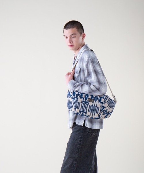 PENDLETON（ペンドルトン）の「ゴブランウェストバッグ（ボディバッグ/ウエストポーチ・メンズ・ブラック系その他2/ホワイト系その他2・FREE）」の9枚目の写真