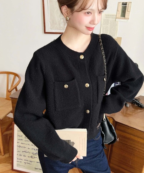 moment+(モーメントプラス)の「Wポケット金ボタンニットカーディガン(カーディガン/ボレロ・レディース・レッド/チャコールグレー/ブラック/アイボリー・L/M)」の6枚目の写真