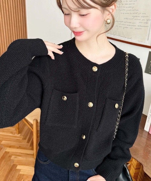 moment+(モーメントプラス)の「Wポケット金ボタンニットカーディガン(カーディガン/ボレロ・レディース・レッド/チャコールグレー/ブラック/アイボリー・L/M)」の7枚目の写真