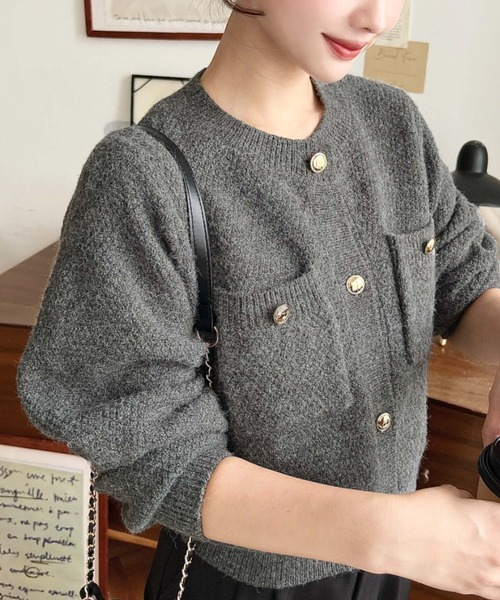 moment+(モーメントプラス)の「Wポケット金ボタンニットカーディガン(カーディガン/ボレロ・レディース・レッド/チャコールグレー/ブラック/アイボリー・L/M)」の13枚目の写真