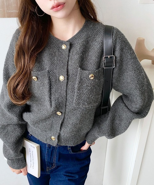 moment+(モーメントプラス)の「Wポケット金ボタンニットカーディガン(カーディガン/ボレロ・レディース・レッド/チャコールグレー/ブラック/アイボリー・L/M)」の18枚目の写真