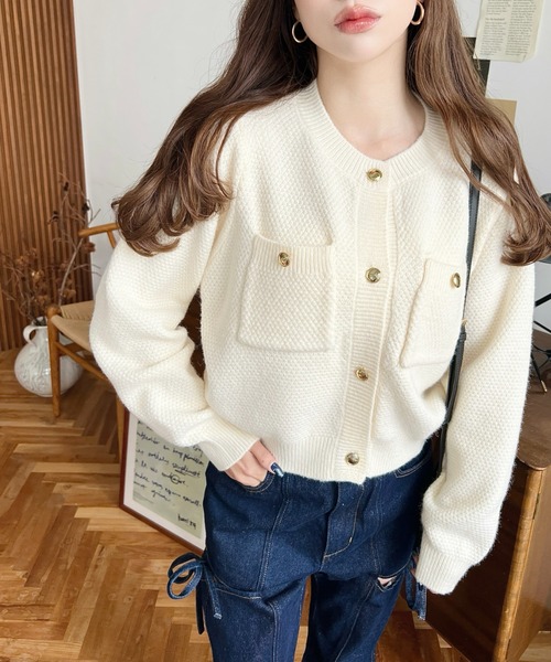 moment+(モーメントプラス)の「Wポケット金ボタンニットカーディガン(カーディガン/ボレロ・レディース・レッド/チャコールグレー/ブラック/アイボリー・L/M)」の21枚目の写真