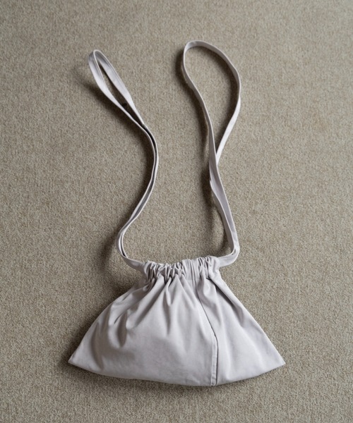 LA PEAU DE GEM(ラポドゥジェム)の「【LA PEAU DE GEM】heavy weight mini bag/ヘビーウェイトミニバッグ(ハンドバッグ・レディース・ブラック/グレー・FREE)」の1枚目の写真