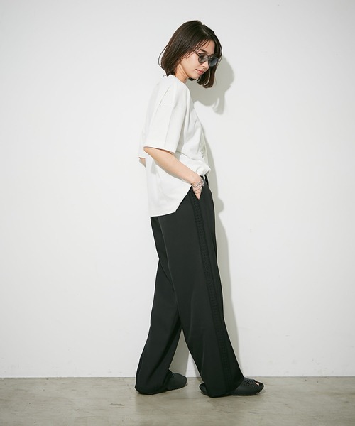 NUNIFE（ユニフィー）の「【NUNIFE/WEB限定】箔プリントBIGT（Tシャツ/カットソー・レディース・アイボリー/スミクロ/オフホワイト・FREE/SMALL/MEDIUM）」の10枚目の写真