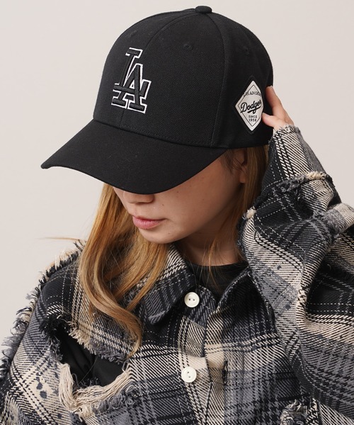 MLB（メジャーリーグベースボール）の「【MLB Korea】 ベースボールキャップ / メジャーリーグ LA ドジャース NY ヤンキース 帽子（キャップ・メンズ・ブルー/ホワイト×ピンク/ブラック×ゴールド/ブラック×ピンク/ブラック系2/ブラック系1/ベージュ/グレー・FREE）」の4枚目の写真