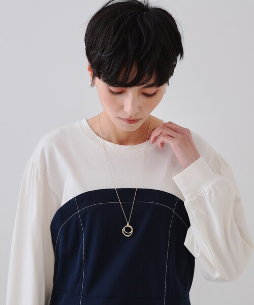 OPAQUE.CLIP（オペークドットクリップ）の「メタルビジューリングネックレス（ネックレス・レディース・シルバー/ゴールド・00）」の7枚目の写真