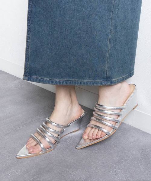 Fabby fabby(ファビィーファビィー)の「ロングノーズストラップウエッジサンダル(サンダル・レディース・ブラック/グリーン/イエロー/シルバー/オフホワイト・LARGE/MEDIUM/SMALL)」の5枚目の写真